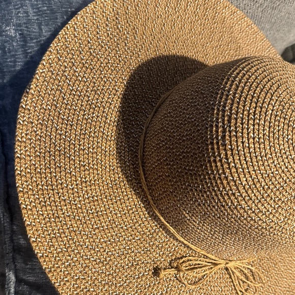 Nine West Tan Woven Hat with Bow Accent - Picture 8 of 9